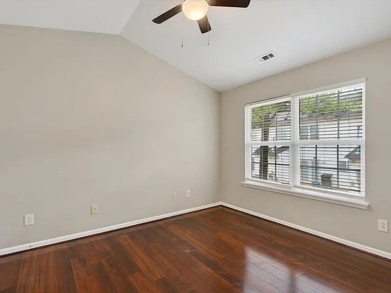 3445 Broadwick St — Photo 13