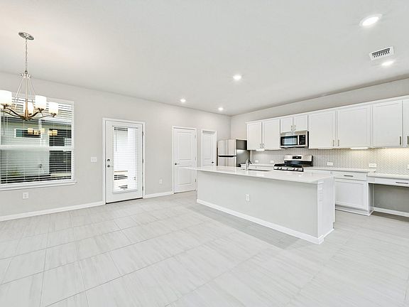 3rd image of 5417 Baythorne Dr #B