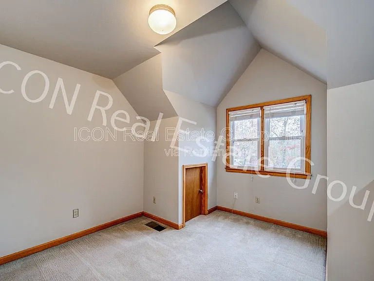 53 Black Rd NE #B — Photo 7