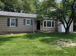 8015 Outlook Dr, Prairie Village, KS 66208