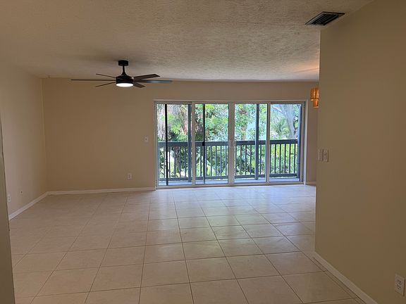 3rd image of 1180 Carlton Ct #207B