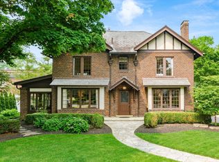 1811 Roxbury Rd, Columbus, OH 43212