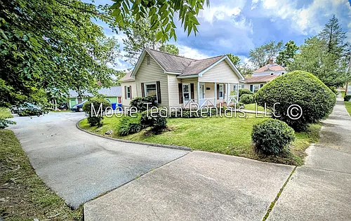 818 3rd Ave W Photo 1