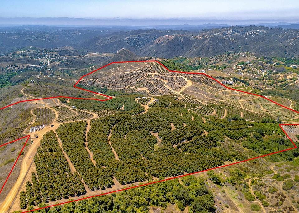 1st image of 45000 Rancho Fallbrook Rd