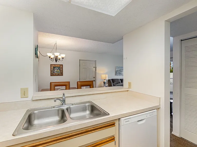 993 Sonesta Ave NE #A103 — Photo 9