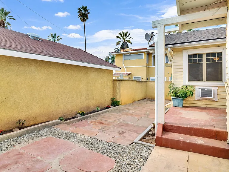 606 Cypress Cir — Photo 26