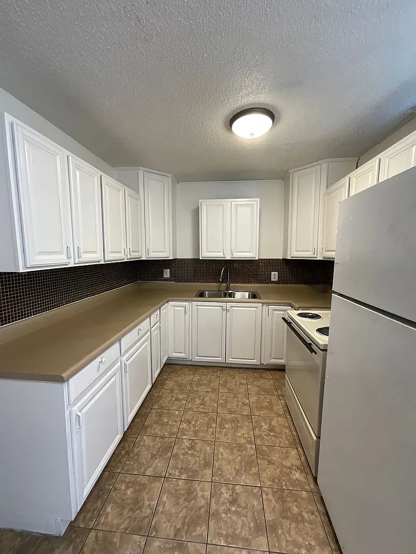 3791 Daisy St — Photo 3