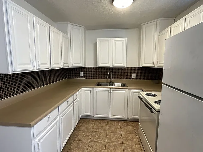 3791 Daisy St — Photo 3