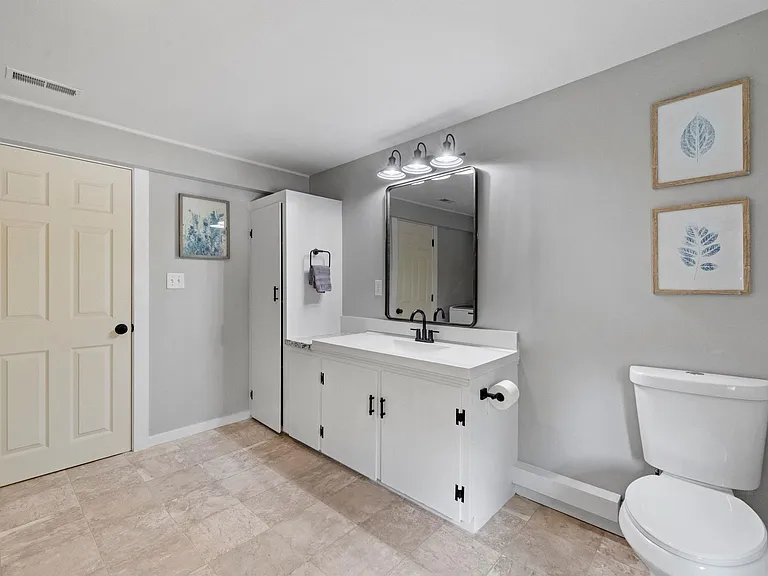 31 Water St #1 — Photo 10
