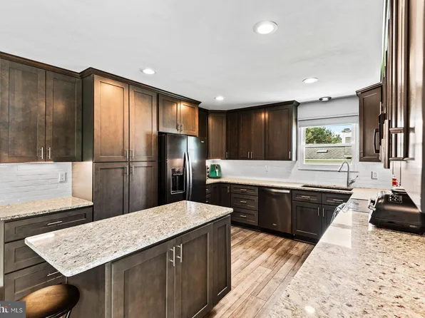 219 Mimosa Ave, Colonial Beach, VA 22443