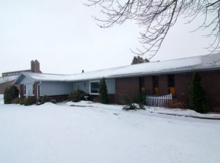 1417 N Van Buren St, Stoughton, WI 53589