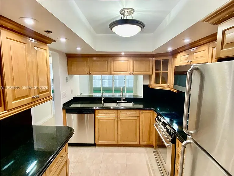 555 NE 15th St #26G — Photo 8