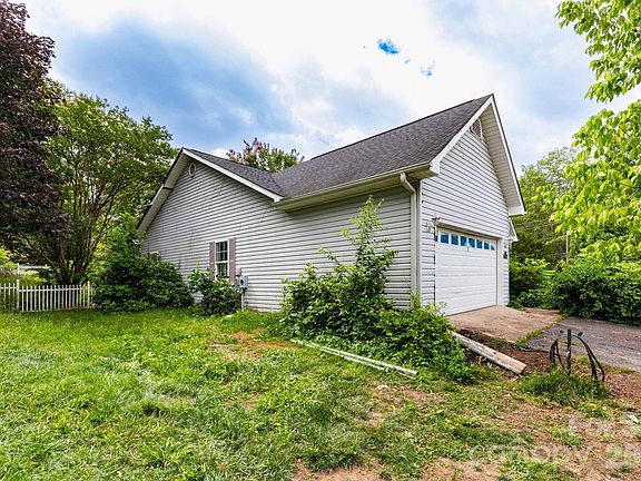 3rd image of 5 Carter View Ln