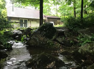 2 Tall Timbers Dr, Glen Gardner, NJ 08826