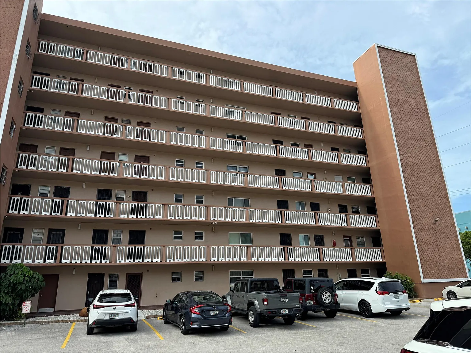 2 bed, 2.0 bath, 1092 sqft, $2,000 — Photo 1