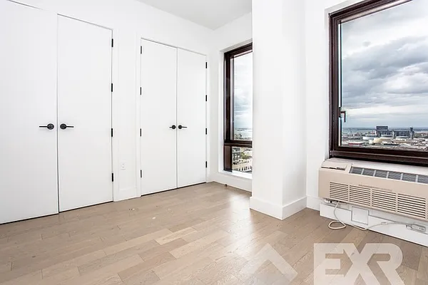 Rented by EXR | media 22
