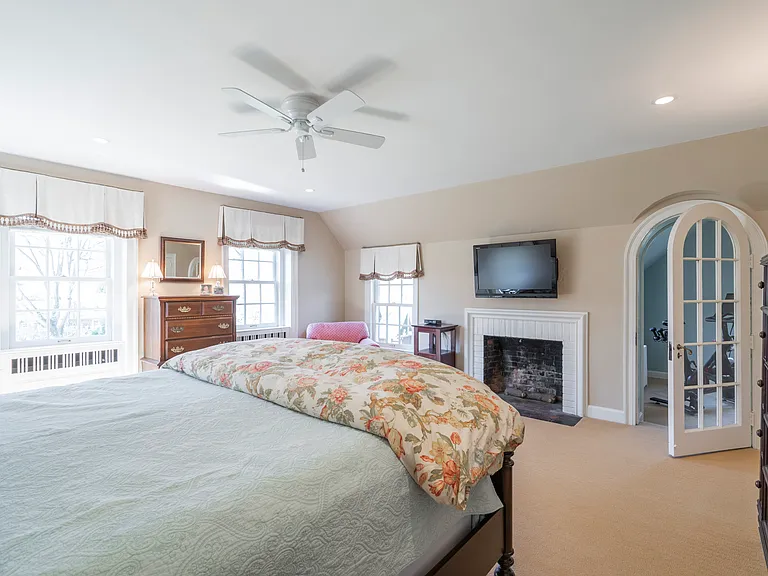 601 Harriton Rd — Photo 45