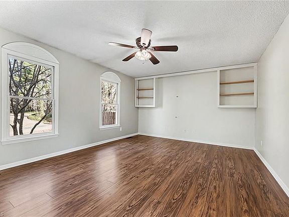 5th image of 4010 Gracemont Dr