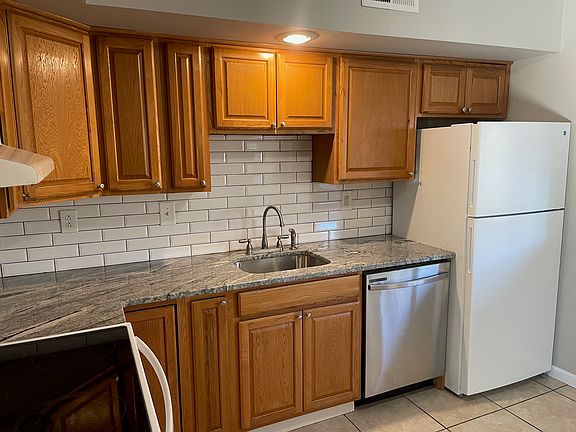 5th image of 204 Concord Dr