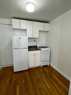 Rented by Peter R. Hungerford, LREB | media 16