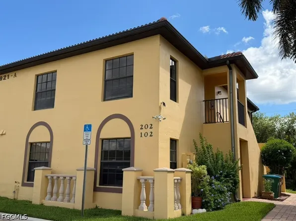 4921 SW 16th Pl APT 202, Cape Coral, FL 33914