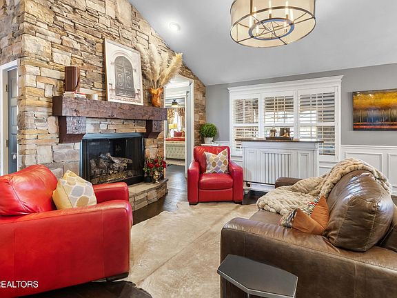 4th image of 1407 Willow Field Ln