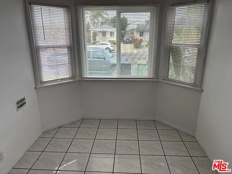 840 Rose Ave — Photo 8