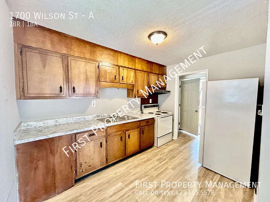 Close to Downtown: 2Bed/1Bath w Laundry Hookups! — Photo 3