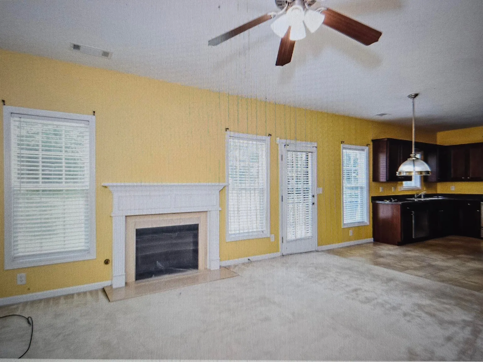 4 bed, 2.5 bath, 2414 sqft, $2,500 — Photo 3