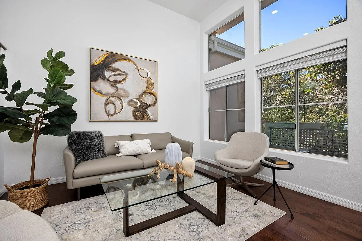 2 bed, 2.5 bath, 1180 sqft, $3,800 — Photo 4