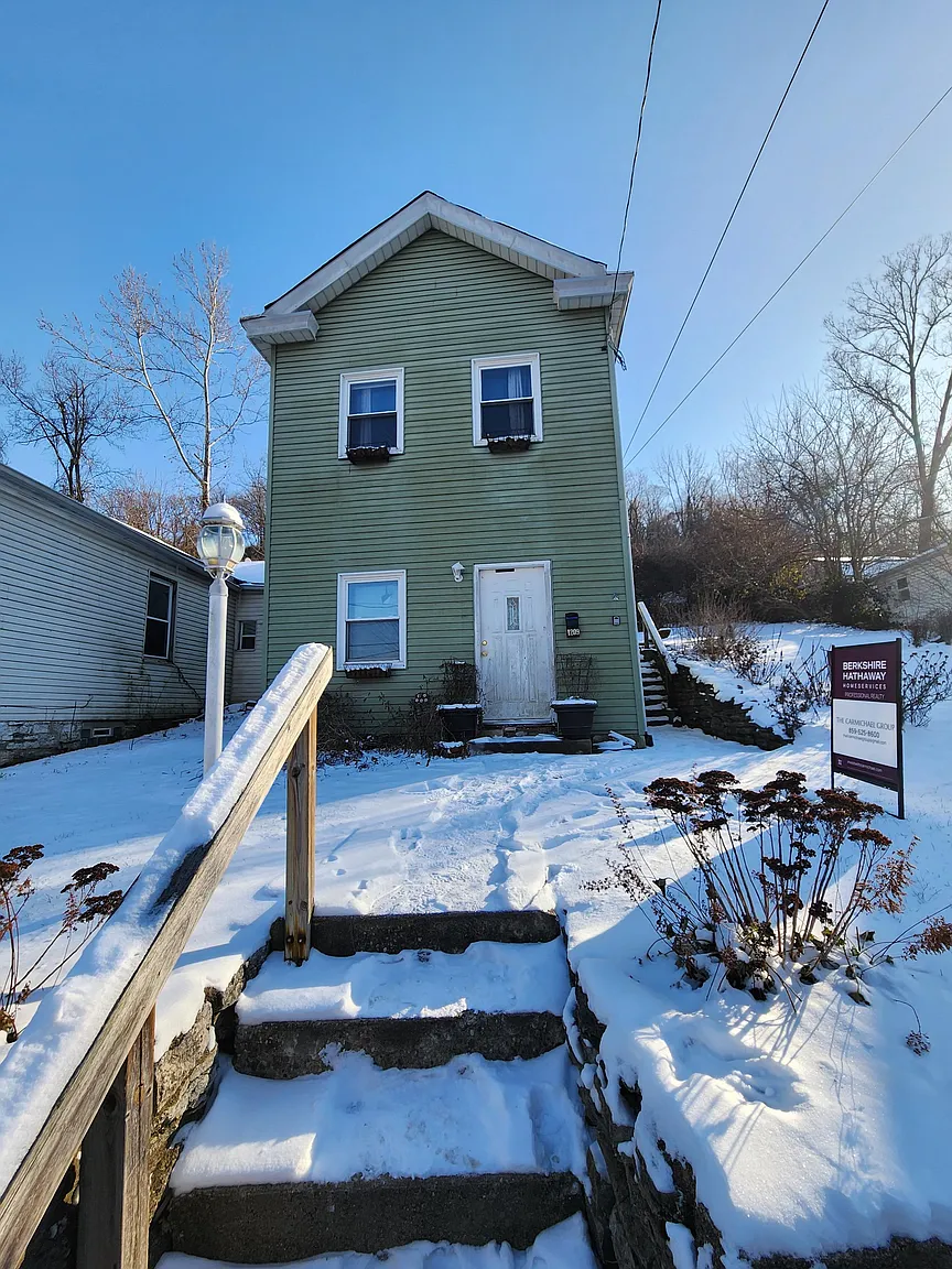 1209 John St photo 1