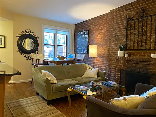 Rented by David Francis New York LLC | media 27