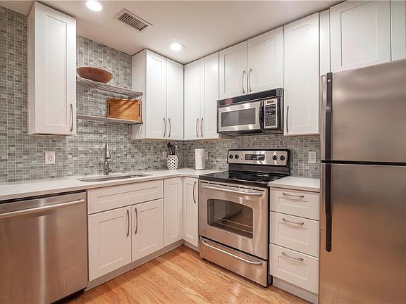 4th image of 125 5th Ave NE APT 270