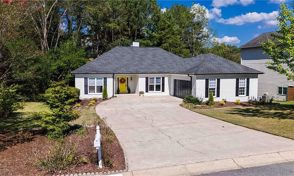 1st image of 2805 Regents Park Ln