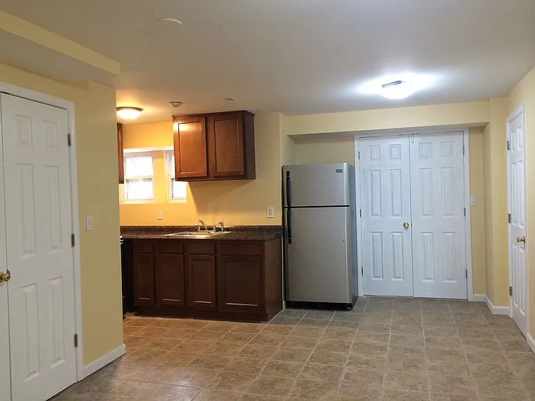 209 E 33rd St #1B — Photo 3