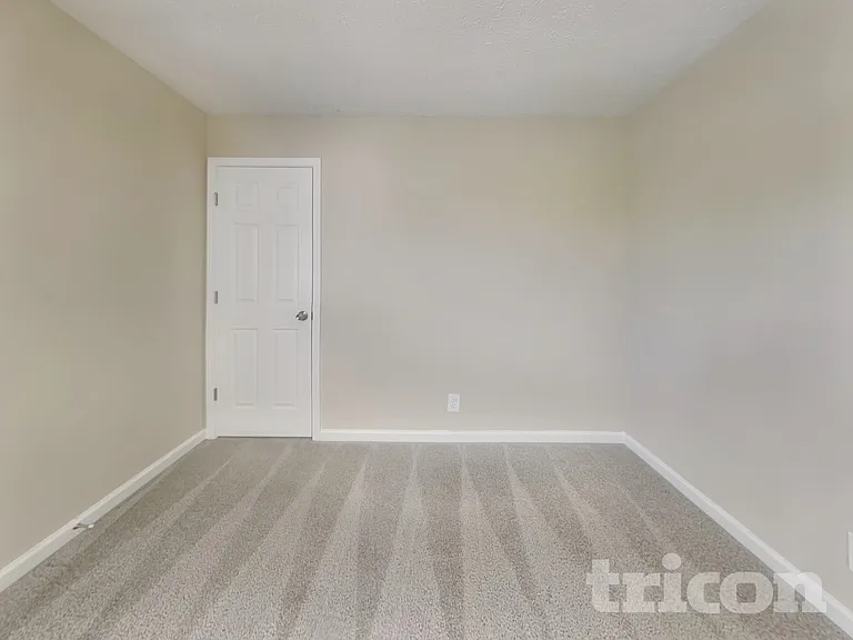4480 Frost St — Photo 14