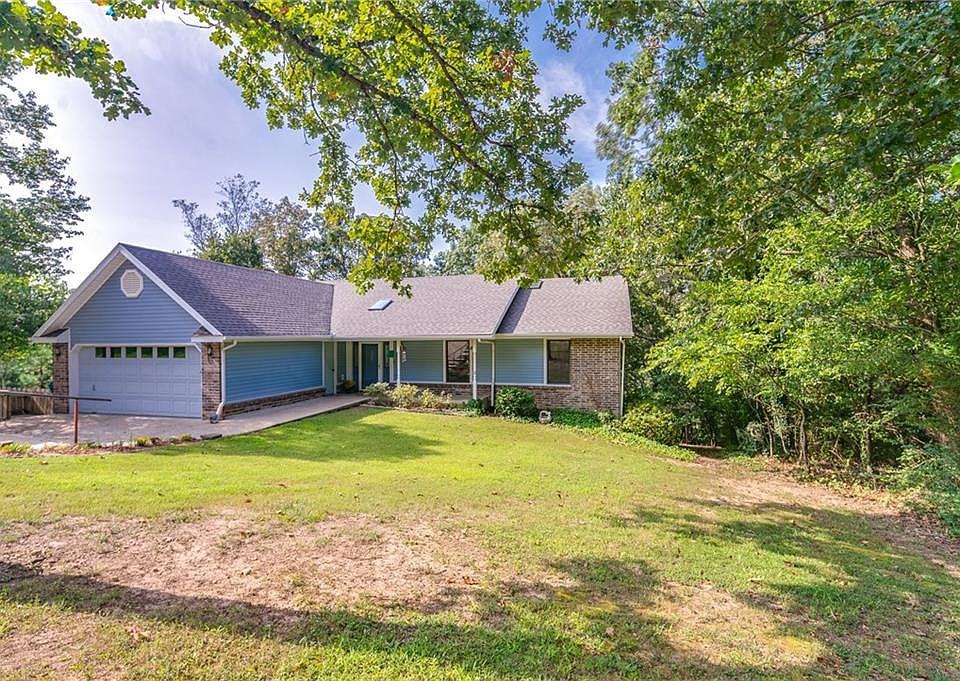 1st image of 13 Singleton Cir