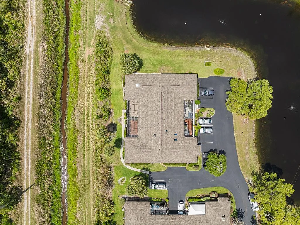 721 Timber Ridge Trail SW Unit D — Photo 2