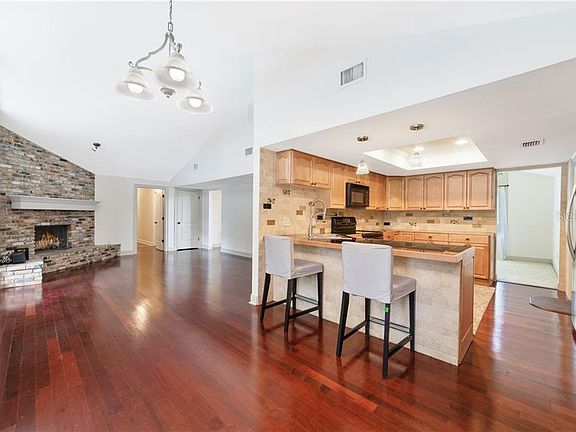 3rd image of 7832 Cowan Ct