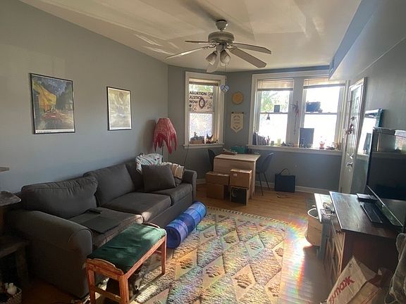 3rd image of 3009 N Ashland Ave #1