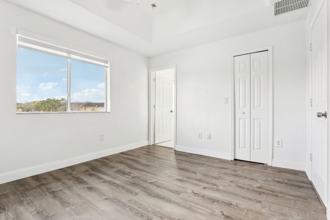 SE 15th Rd 76-024.jpg