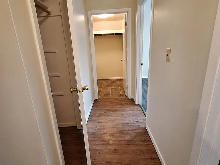 1263 Manitowoc Rd — Photo 6