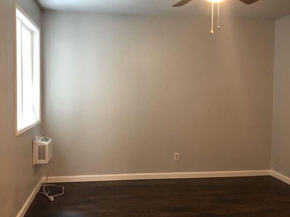 4th image of 2562 N Maroa Ave APT E