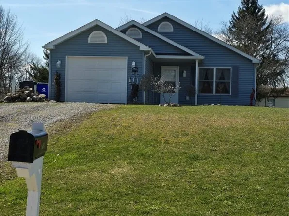 1453 Hillcrest Dr, Atwater, OH 44201