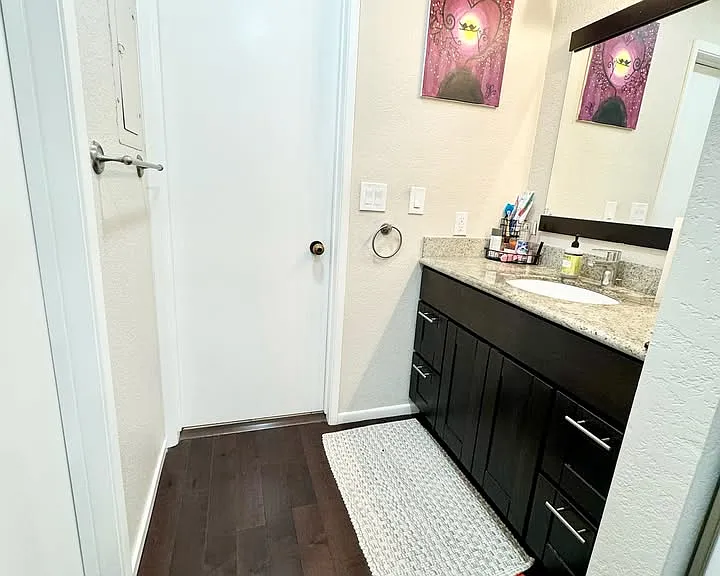 3300 Wolcott Cmn — Photo 28