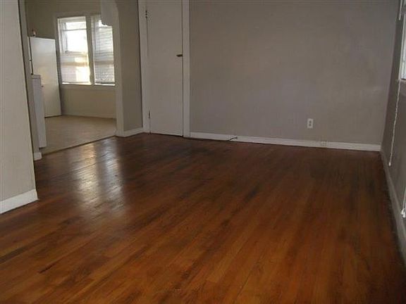 4. 112 Summit Upper Living Room