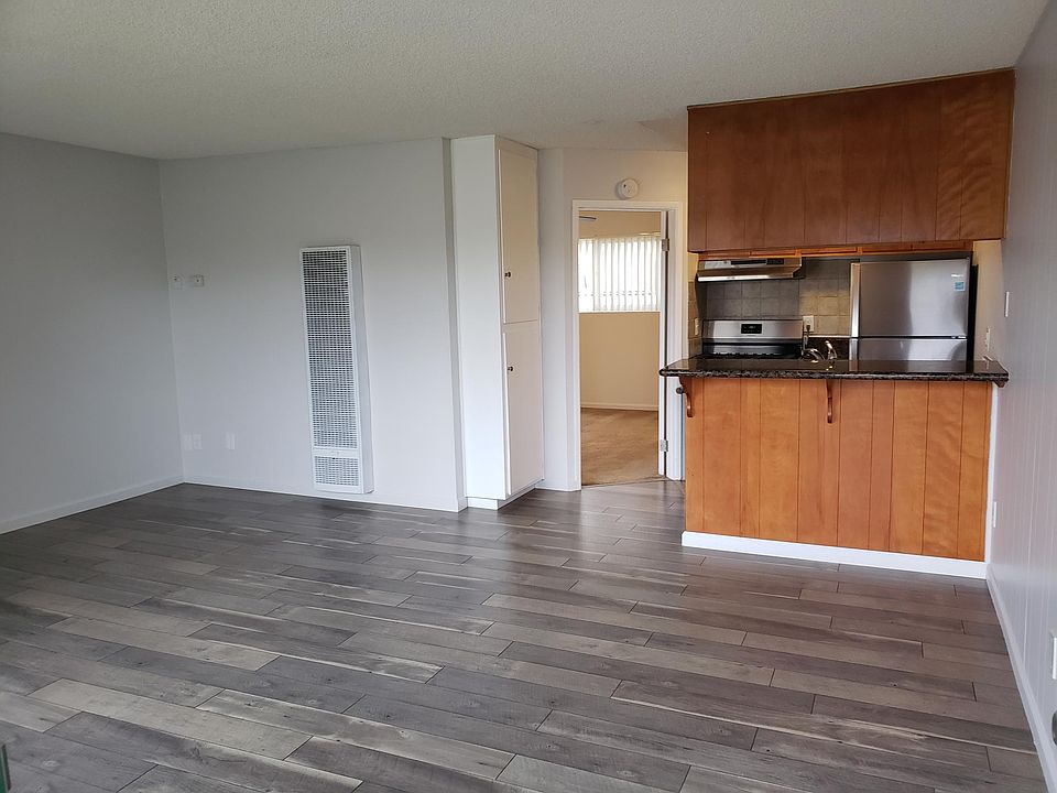 1st image of 4336 Estrella Ave #8