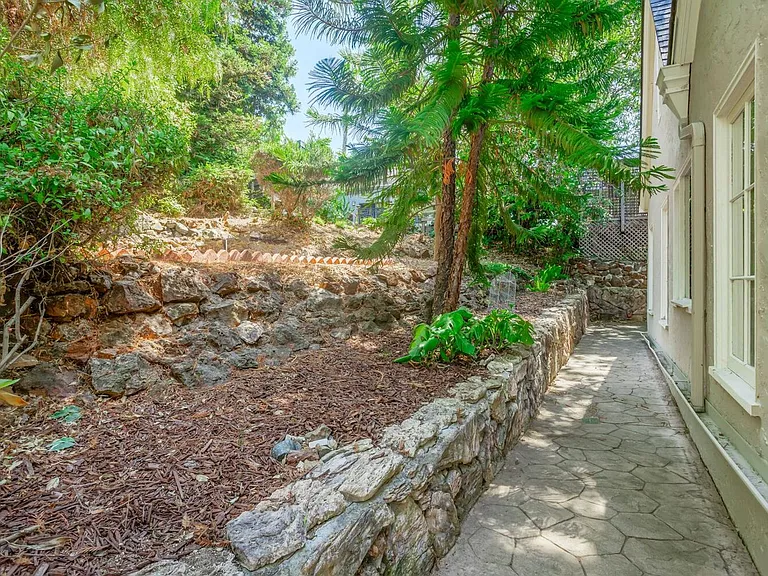 15766 Highland Dr — Photo 30