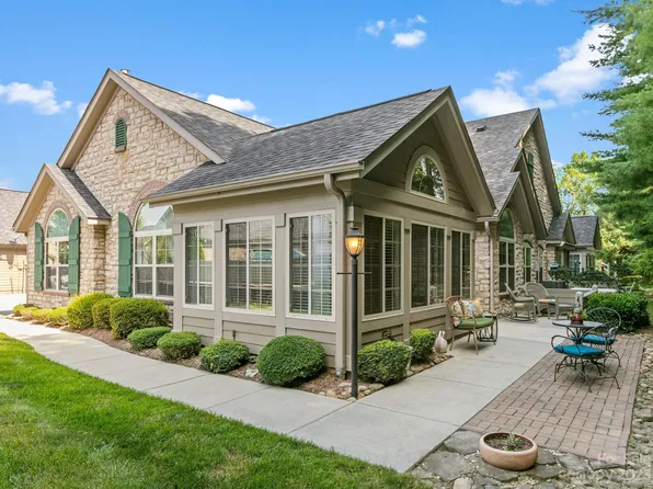 208 Summerfield Pl, Flat Rock, NC 28731