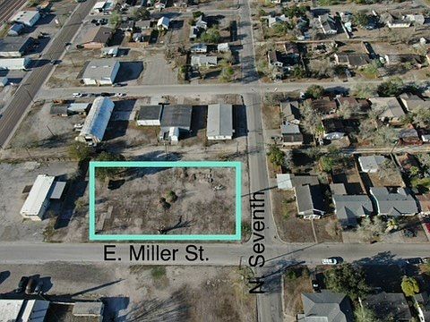 2nd image of 220 E Miller Ave